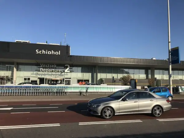 Taxi van Lage Mierde naar de luchthaven – luchthavenvervoer